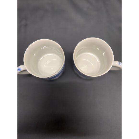 Set of 2 Vintage Guangzhou Chinese Blue & White Porcelain Tea Cups – 3.5" Tall - Picture 3 of 8